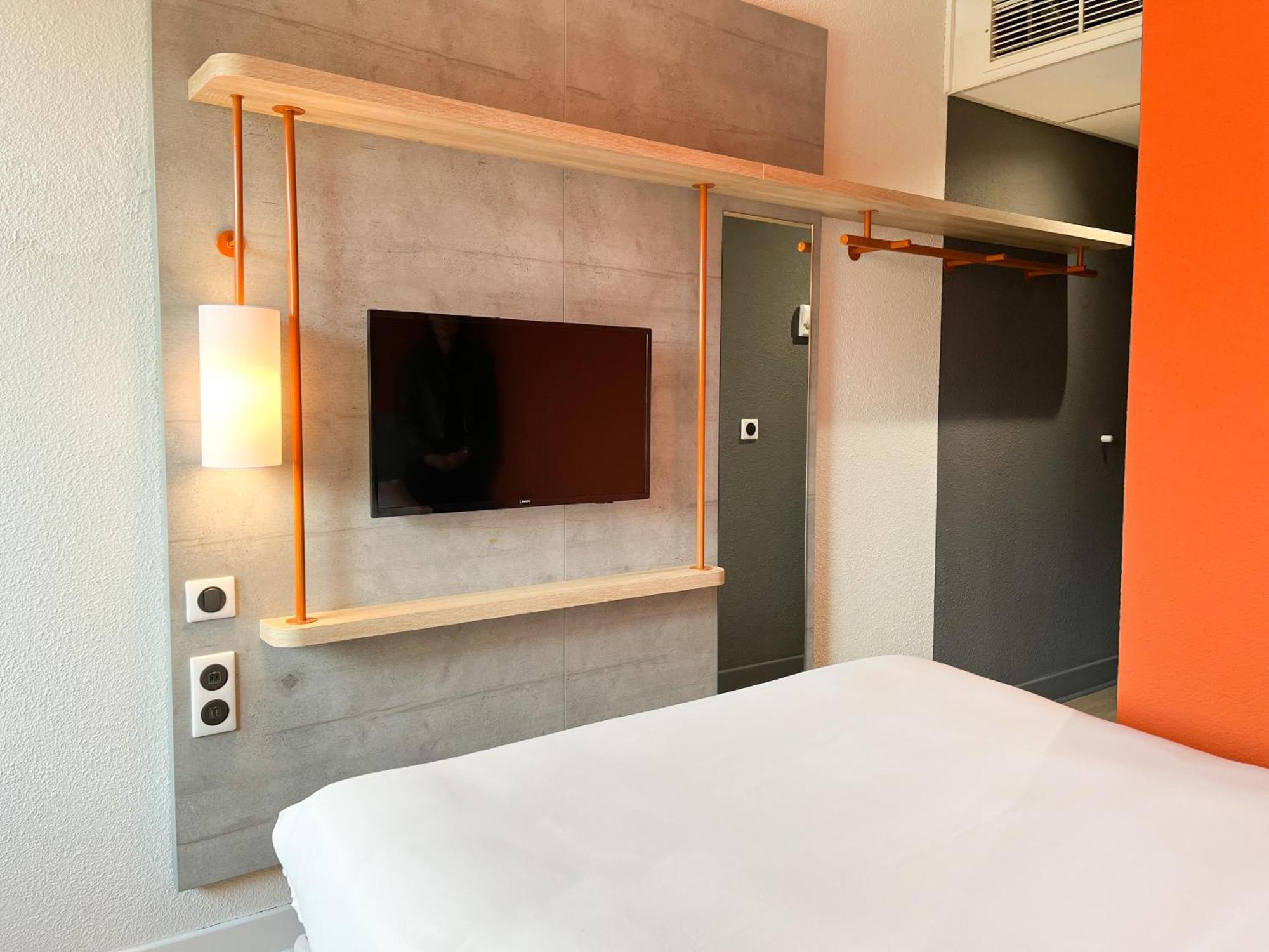 Ibis Budget Saint Christol Les Ales Buitenkant foto