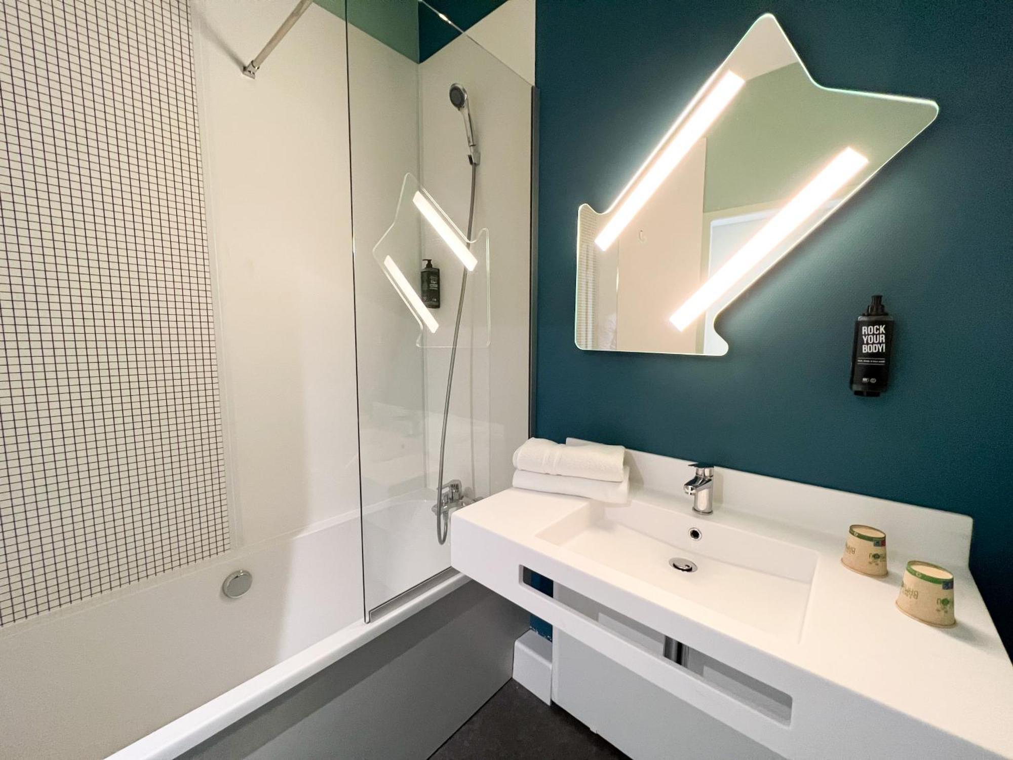 Ibis Budget Saint Christol Les Ales Buitenkant foto