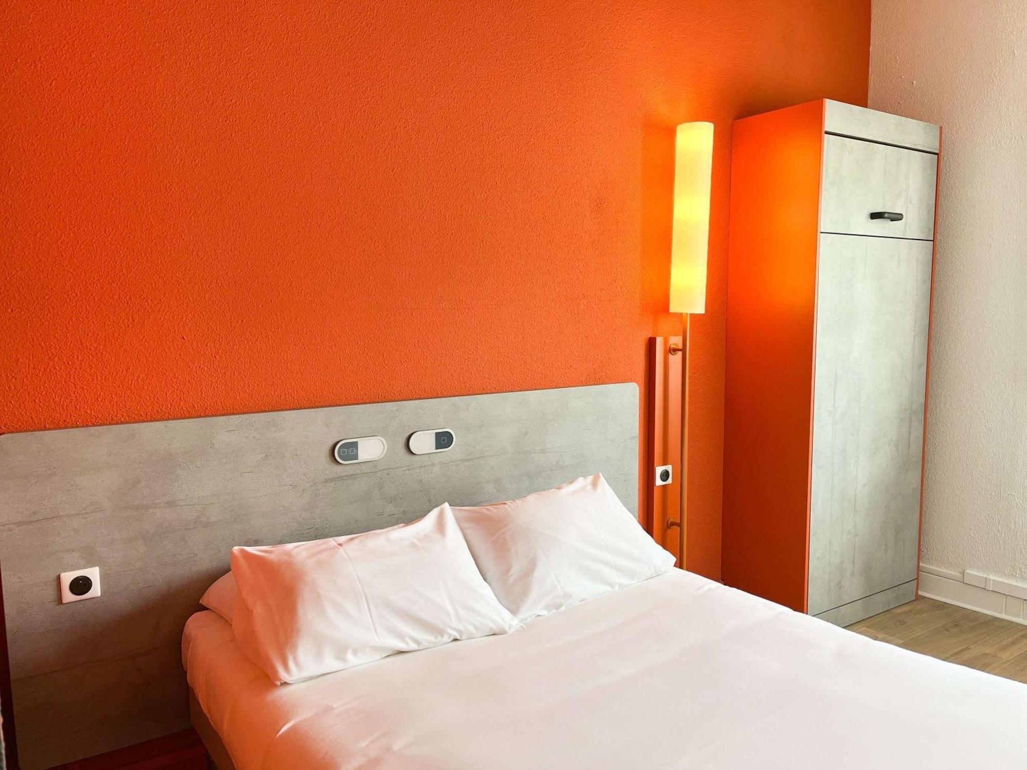 Ibis Budget Saint Christol Les Ales Buitenkant foto
