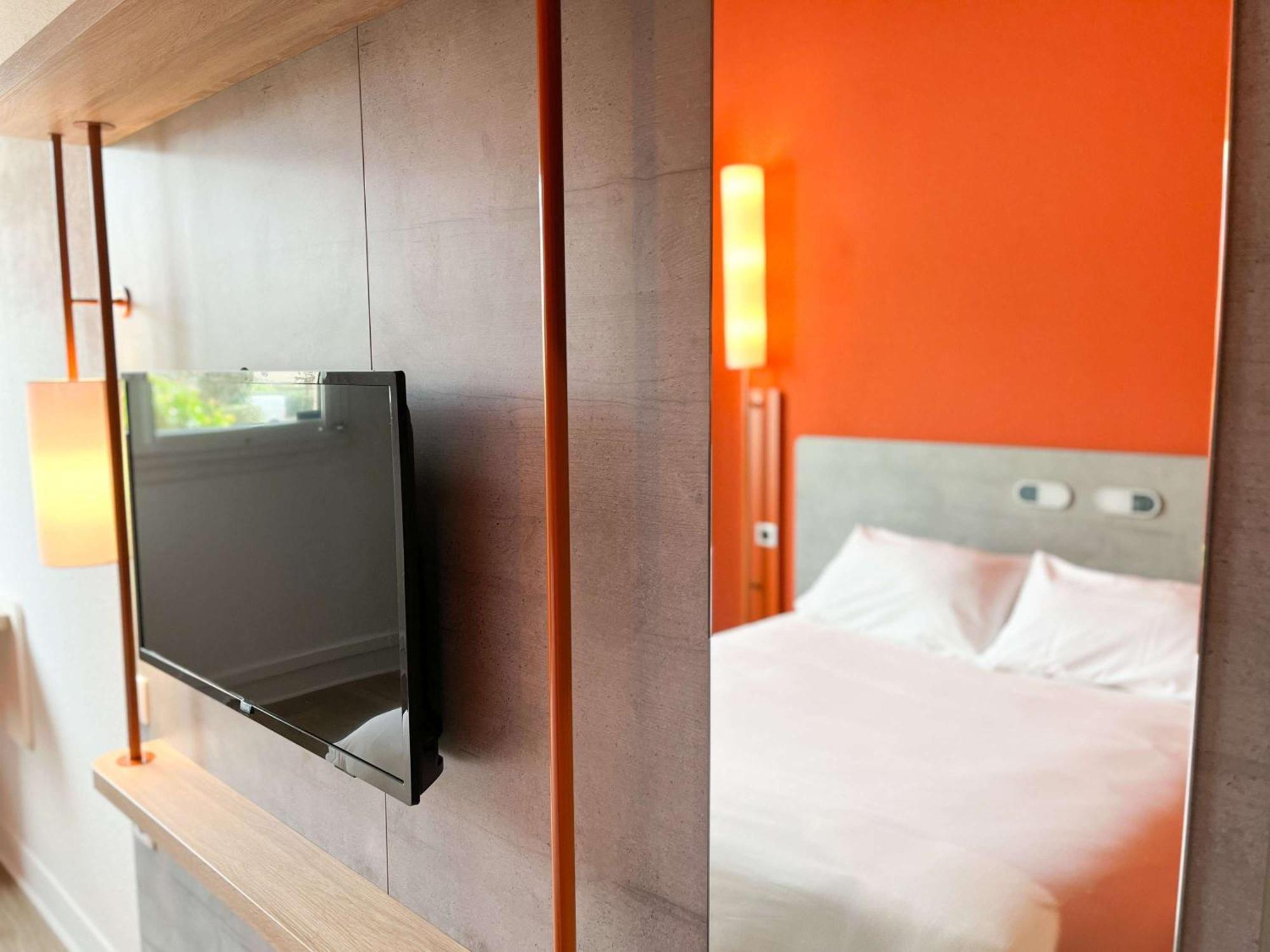 Ibis Budget Saint Christol Les Ales Buitenkant foto