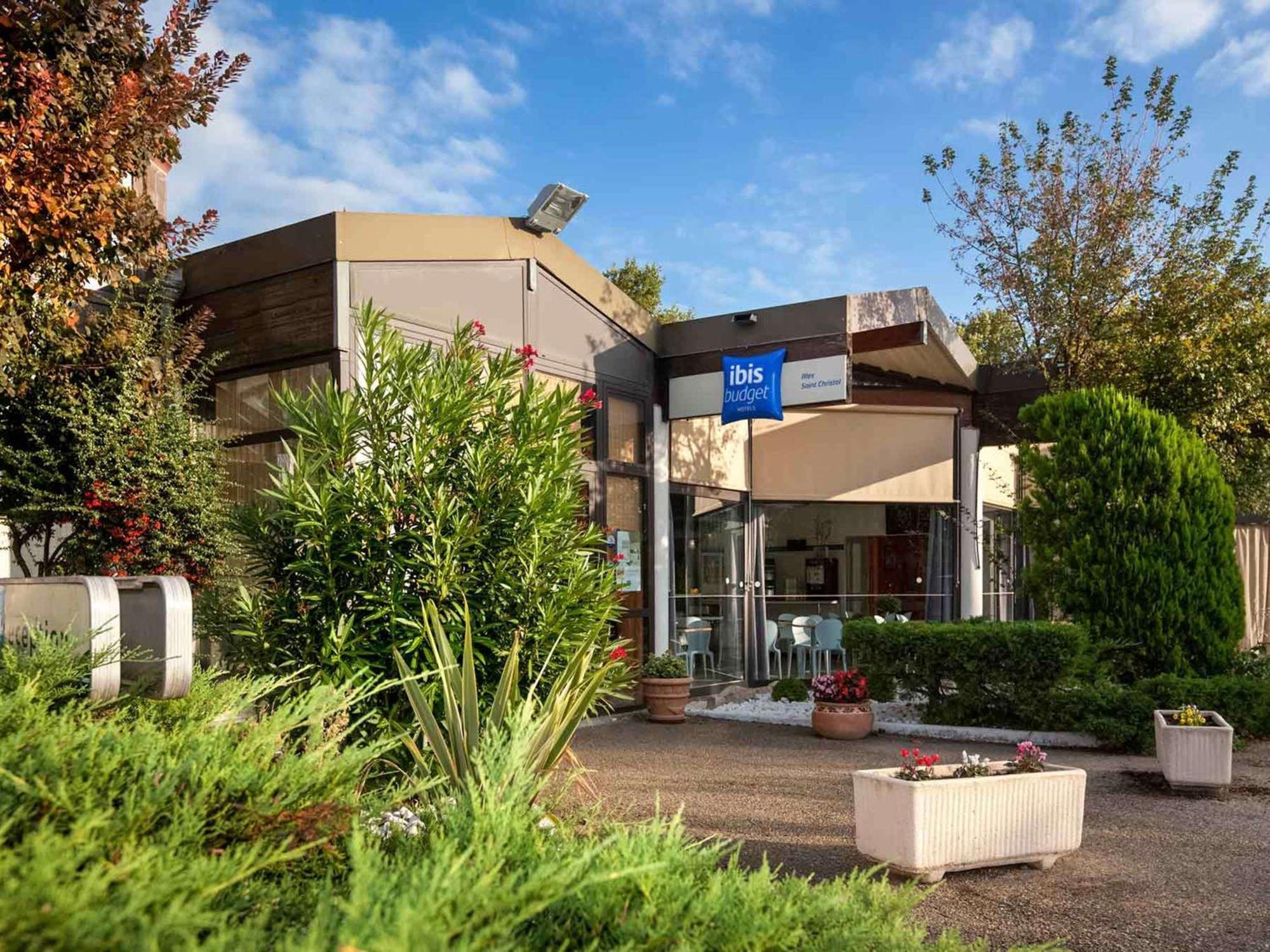Ibis Budget Saint Christol Les Ales Buitenkant foto