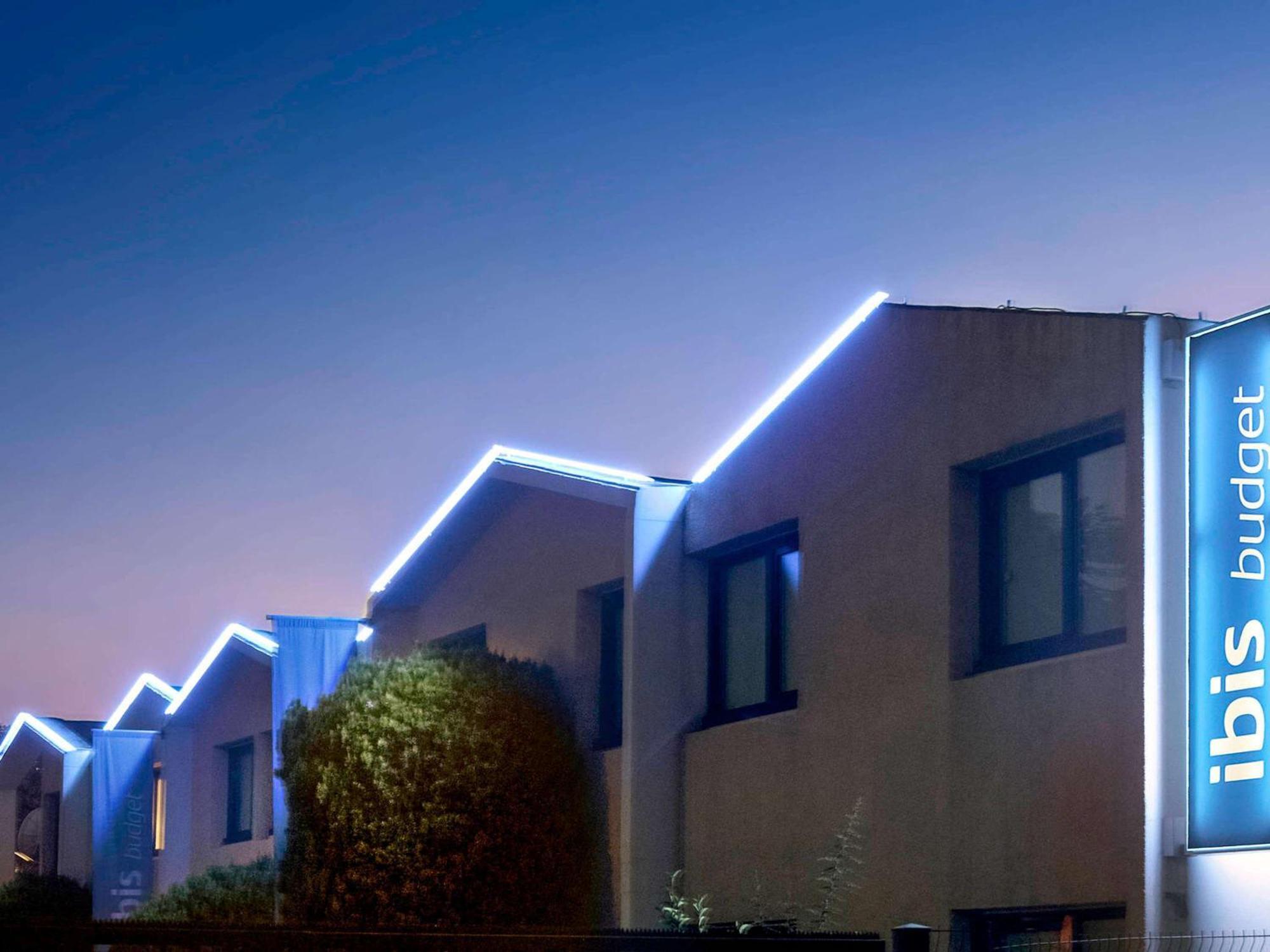 Ibis Budget Saint Christol Les Ales Buitenkant foto