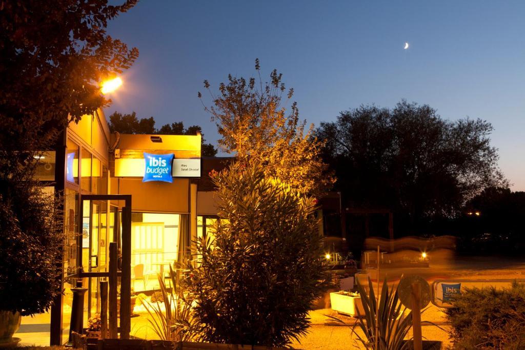 Ibis Budget Saint Christol Les Ales Buitenkant foto