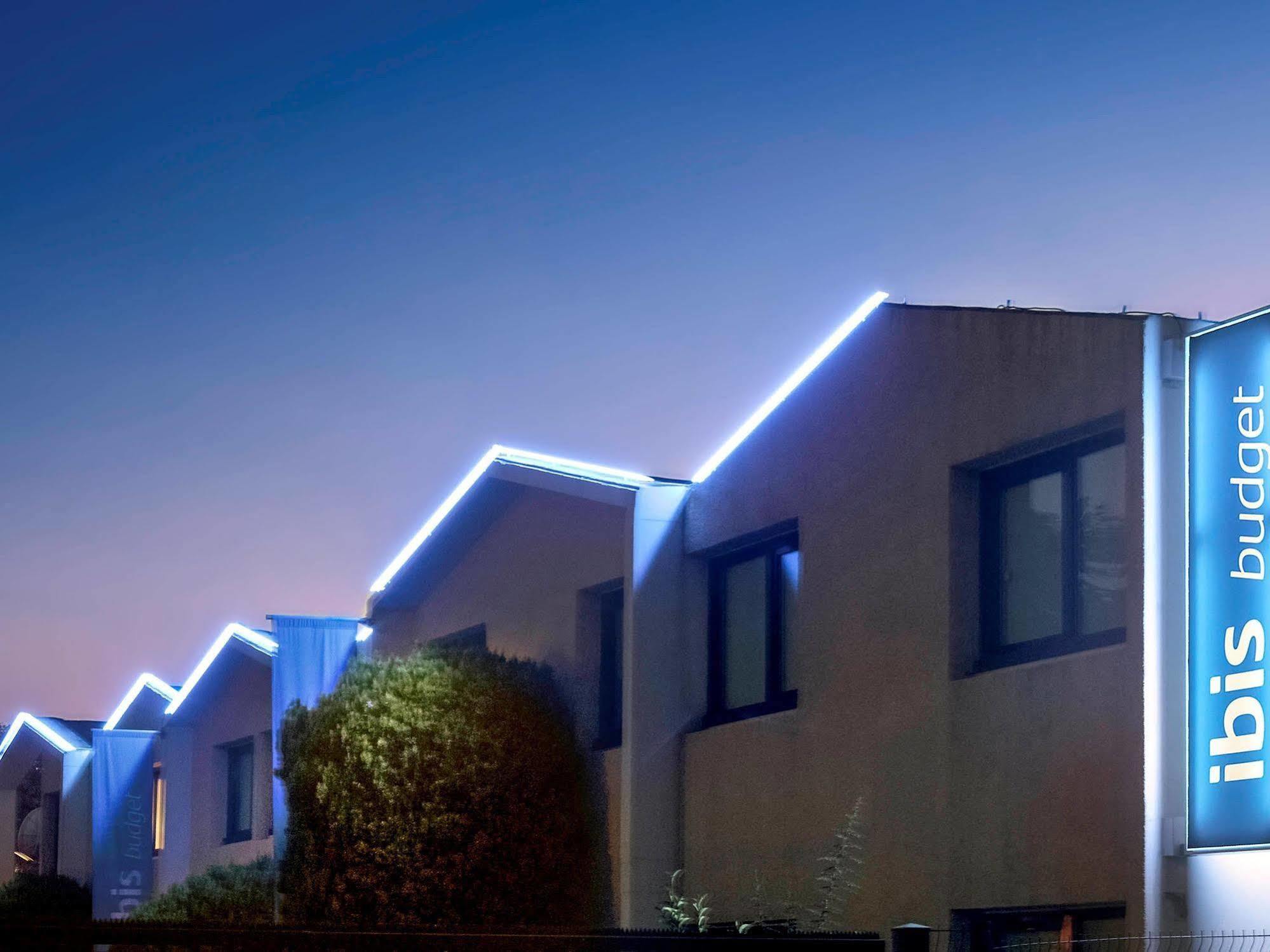 Ibis Budget Saint Christol Les Ales Buitenkant foto