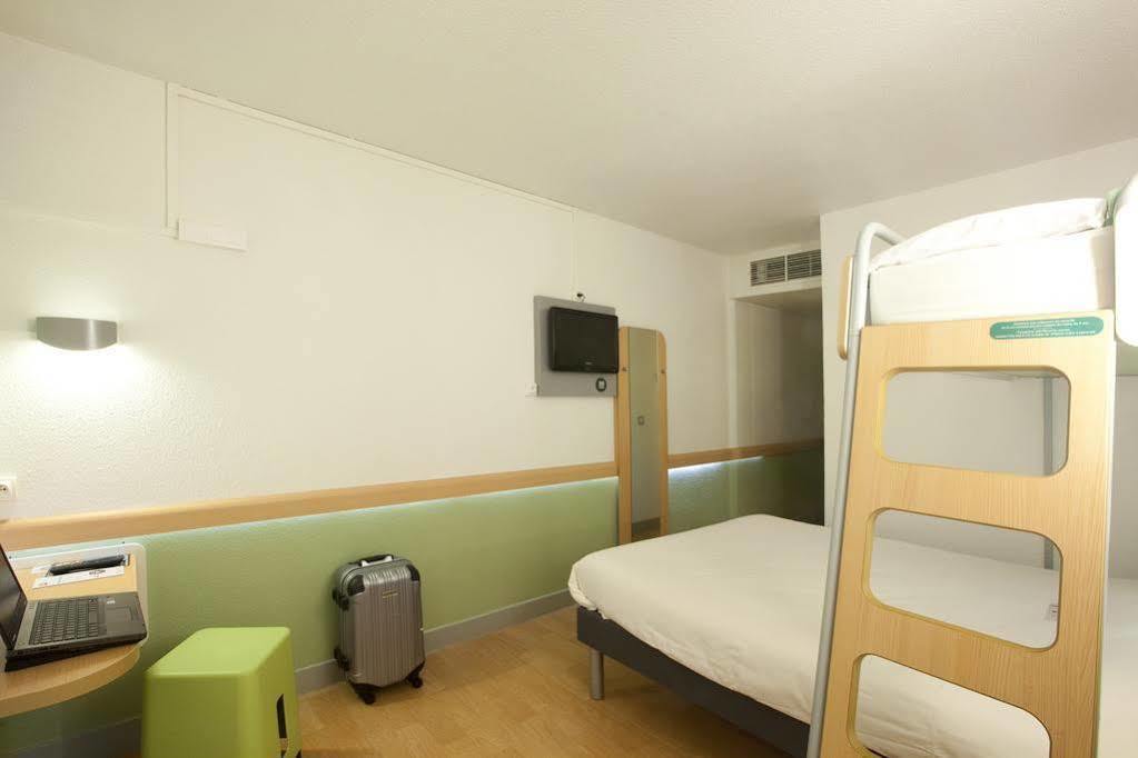 Ibis Budget Saint Christol Les Ales Buitenkant foto