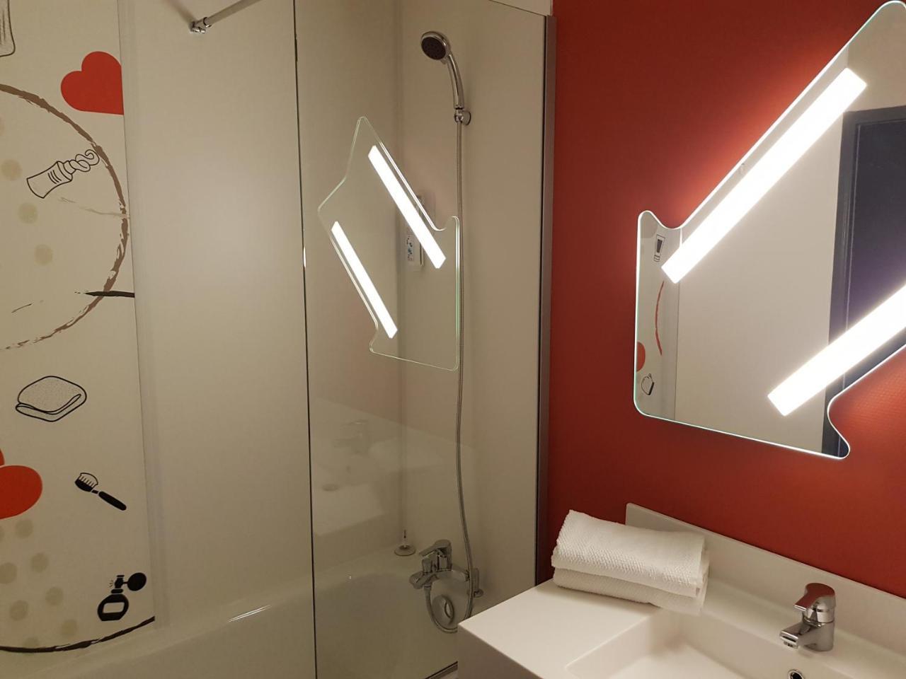 Ibis Budget Saint Christol Les Ales Buitenkant foto