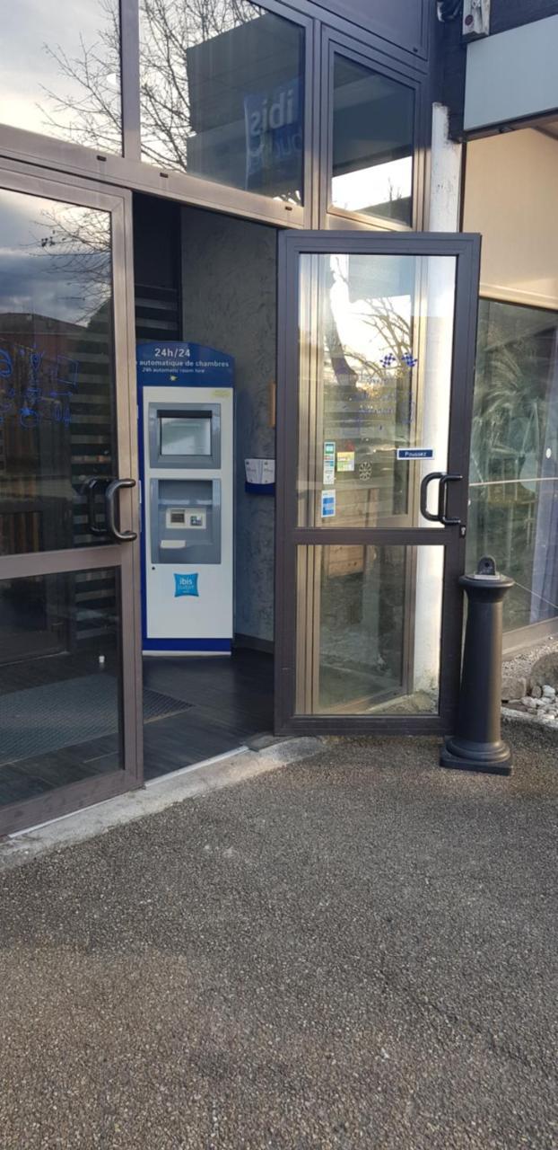 Ibis Budget Saint Christol Les Ales Buitenkant foto