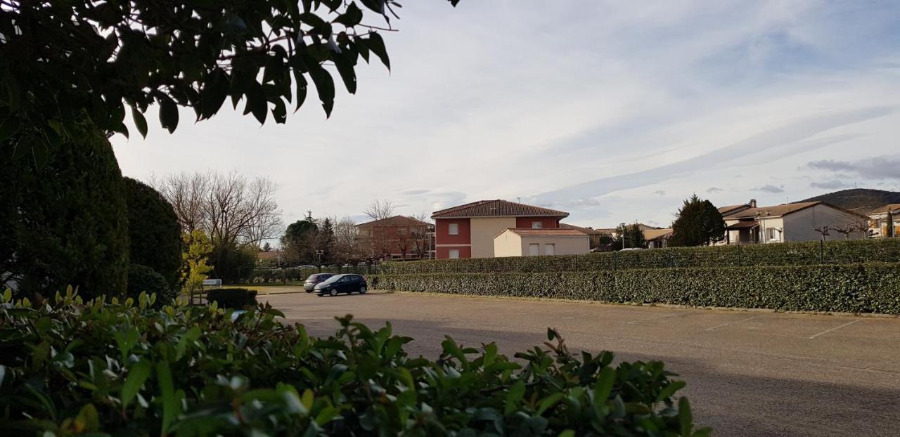 Ibis Budget Saint Christol Les Ales Buitenkant foto